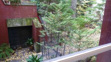 Free WiFi, wheelchair access