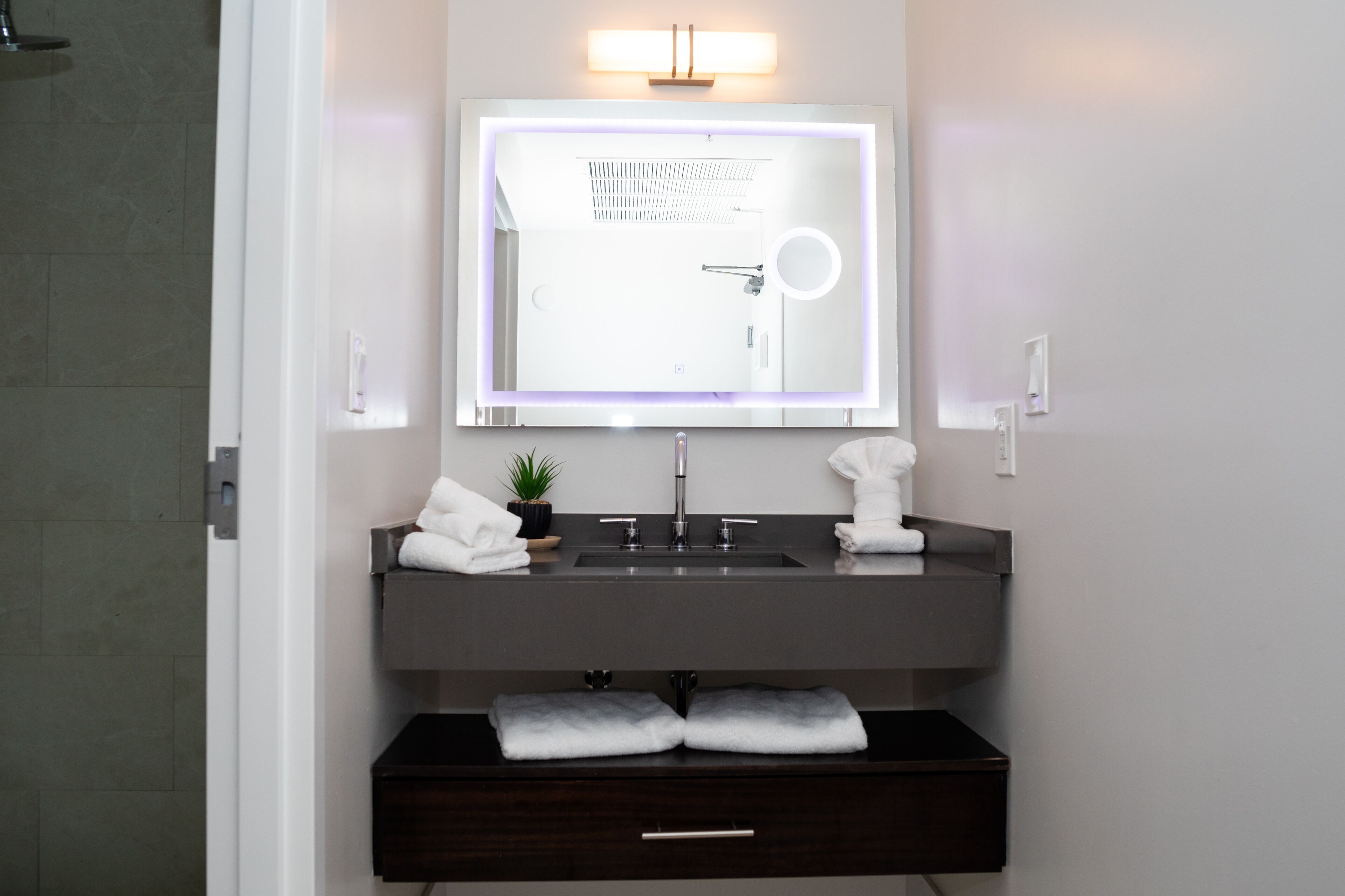 shower, free toiletries, hair dryer, towels