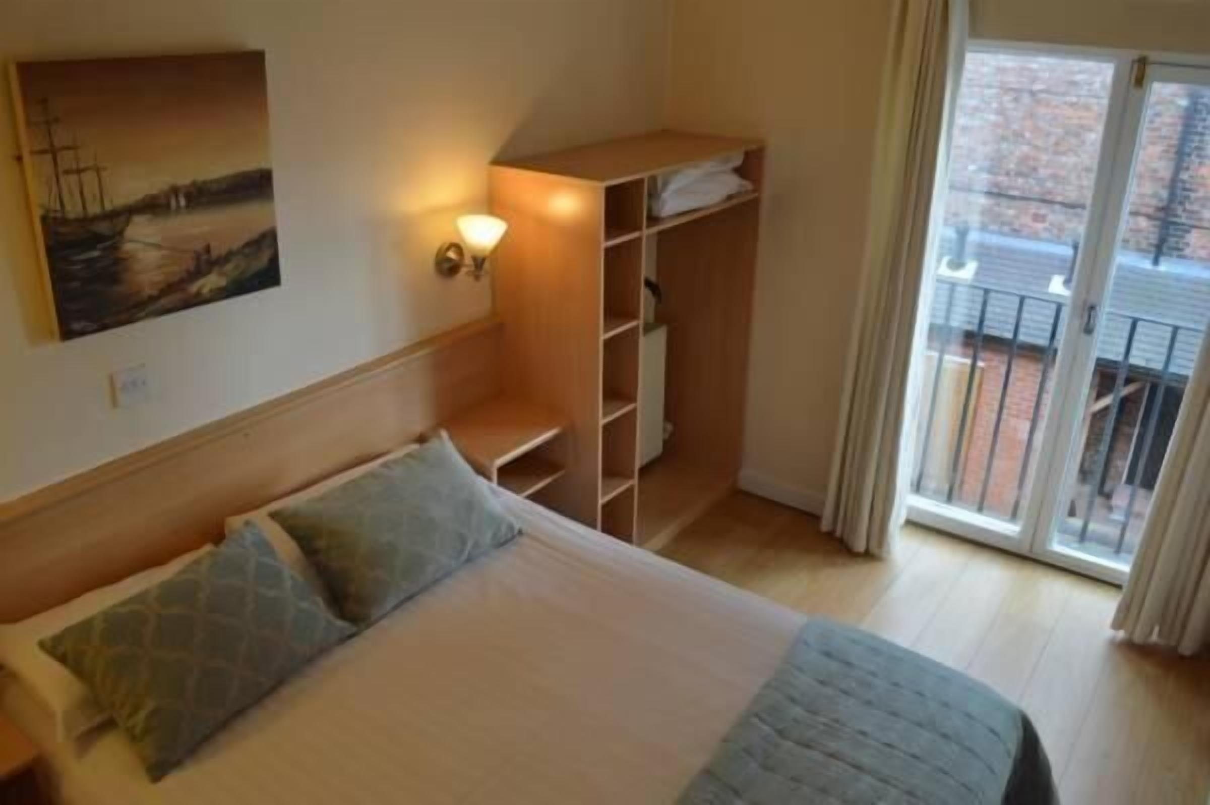 1 bedroom, individually decorated, individually furnished, desk