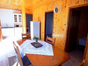 Family House, 2 Bedrooms | Makan dalam bilik