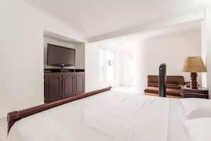 Luxury Suite, Private Bathroom | Iron/ironing board, free WiFi