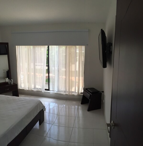 Double Room, Private Bathroom | Iron/ironing board, free WiFi