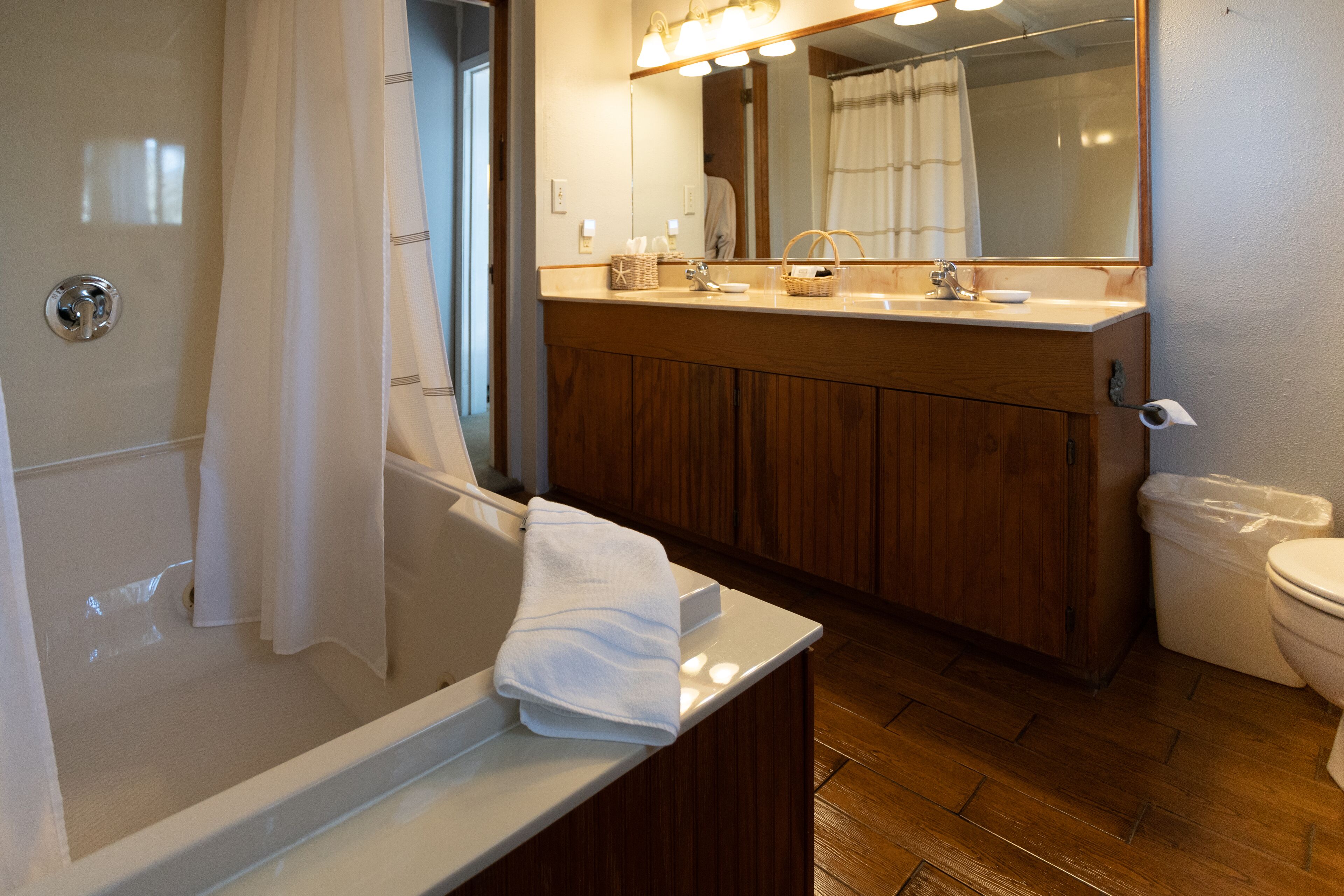 Kensington Suite	 | Bathroom | Designer toiletries, hair dryer, bathrobes, towels