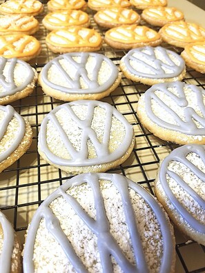 A tray of cookies with icing designs. - 5 Ojo Inn Bed and Breakfast (Eureka Springs)