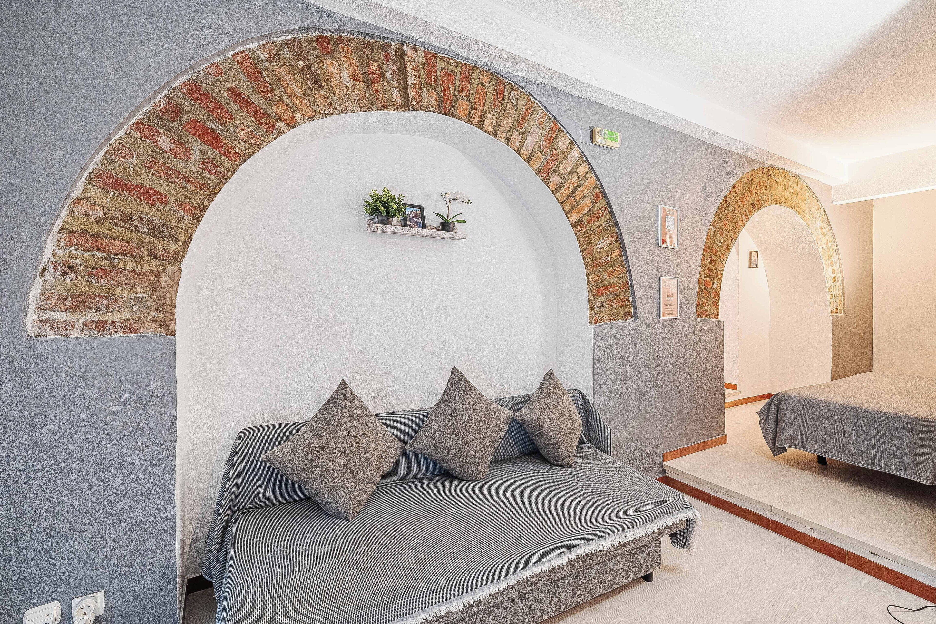 Apartment, 1 Bedroom, Terrace (Rua Gil Vicente nº20 Cv Esq) | Living area | 43-inch flat-screen TV with cable channels, TV