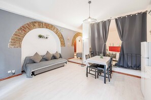 Appartement, 1 chambre, terrasse (Rua Gil Vicente nº20 Cv Esq) | Coin séjour