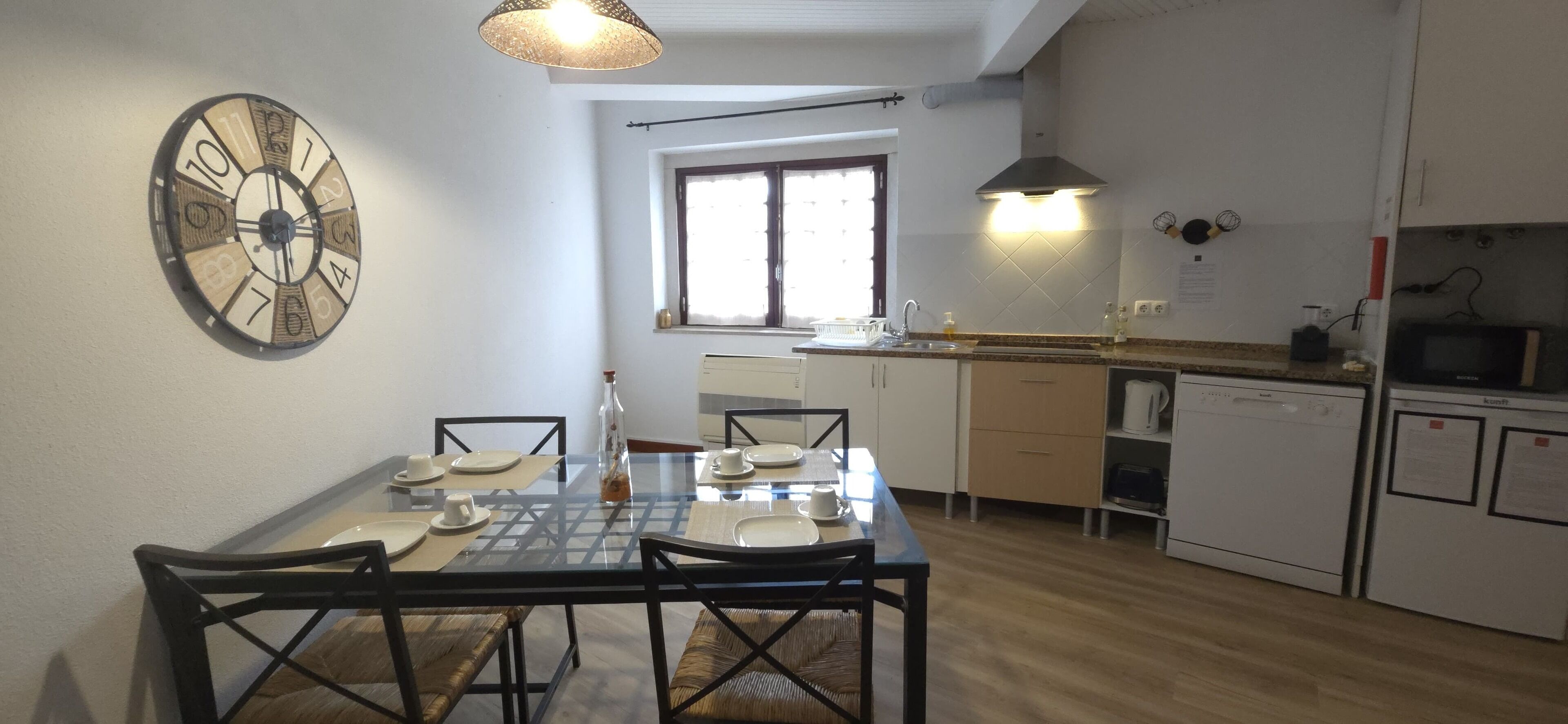 Apartment, 1 Schlafzimmer, Erdgeschoss (Rua Gil Vicente 18A) | Essbereich im Zimmer