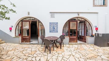 Apartment, 2 Bedrooms, Terrace (Rua Gil Vicente nº20 Cv Dta) | Teres/patio