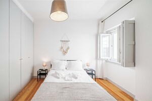 City Apartment | Free WiFi, bed sheets