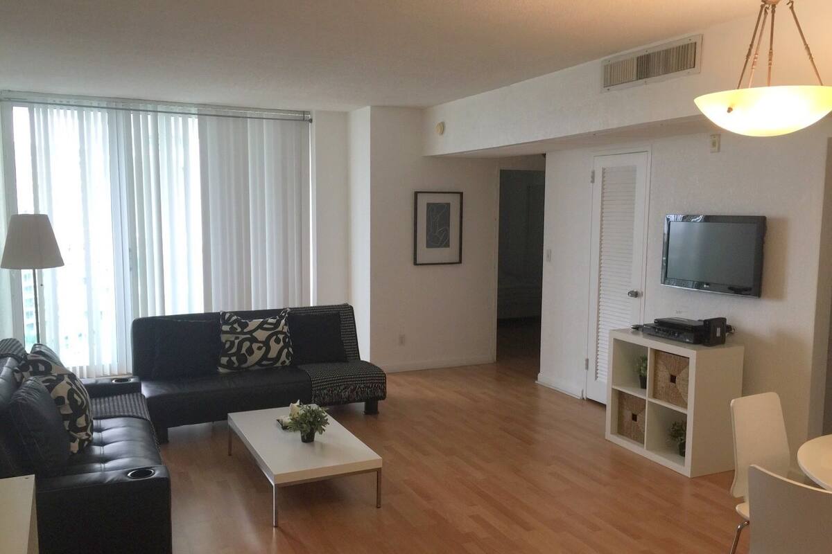 Apartment, 1 Bedroom, Balcony, Oceanfront | Iron/ironing board, rollaway beds (surcharge)