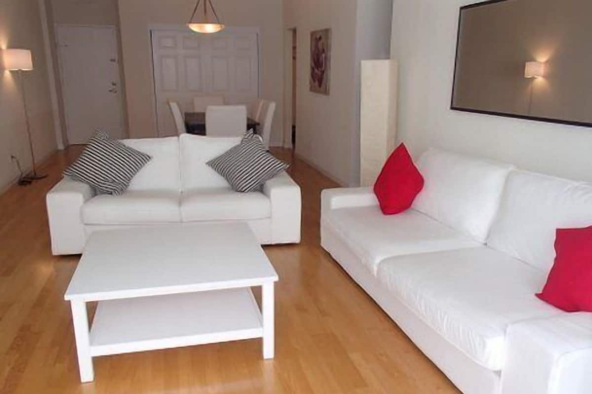 Apartment, 1 Bedroom, Partial Sea View, Oceanfront | Iron/ironing board, rollaway beds (surcharge)