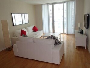 Apartment, 1 Schlafzimmer, eingeschränkter Meerblick, Meerseite | Bügeleisen/Bügelbrett, Zustellbetten