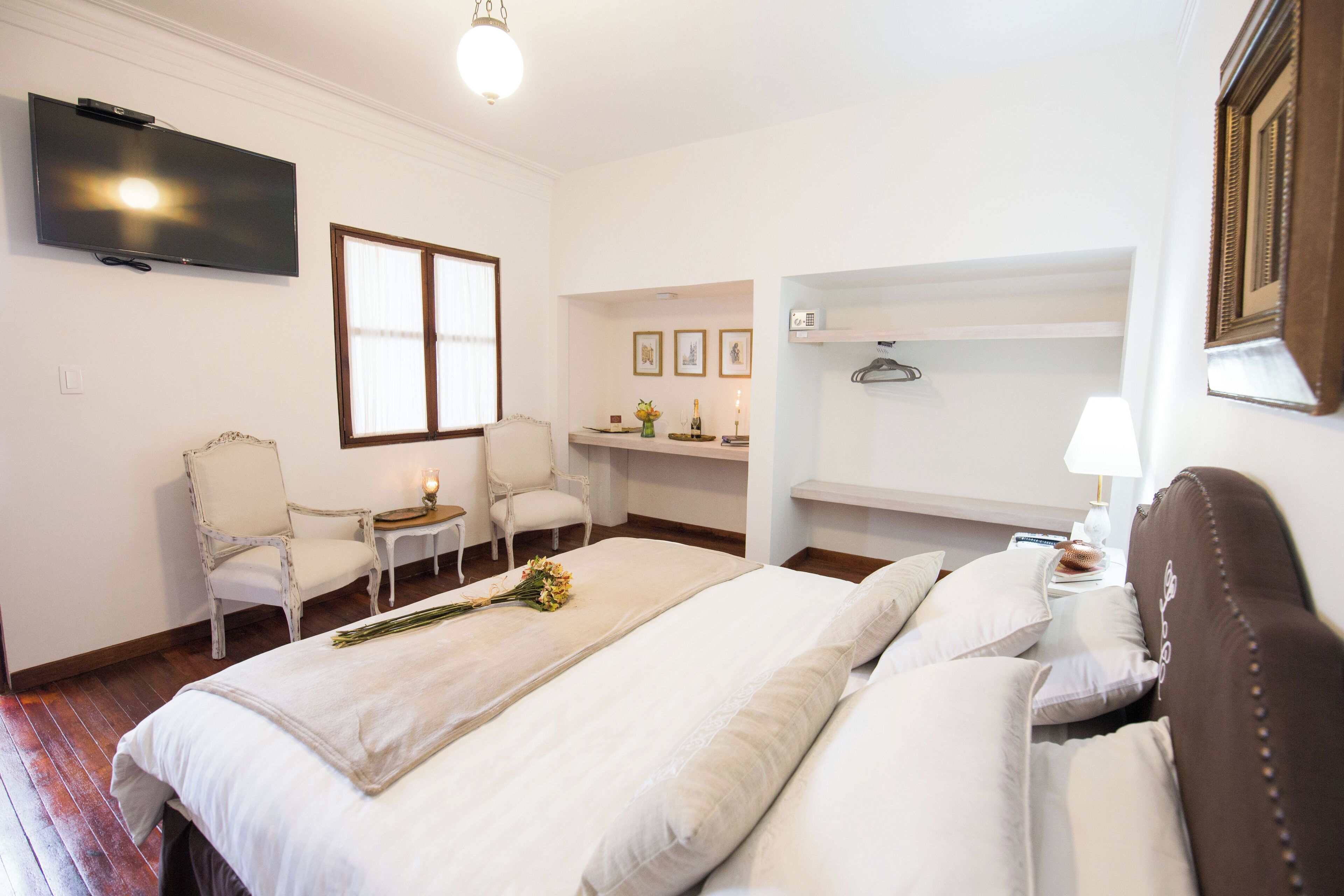 superior double room, 1 queen bed | 1 bedroom, minibar, individually decorated, individually furnished