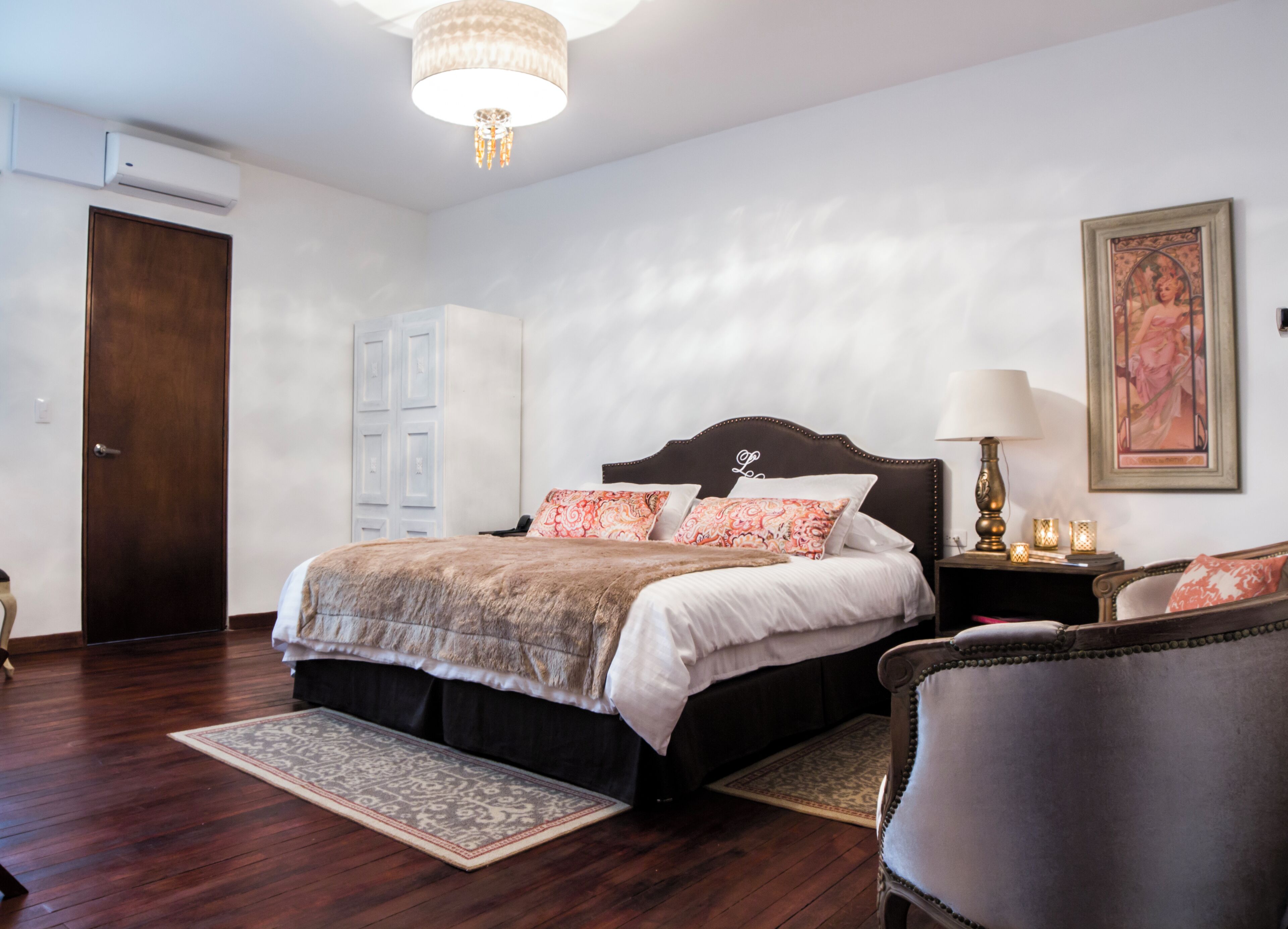 Deluxe Double Room, 1 King Bed | Minibar, individually decorated, individually furnished, free WiFi