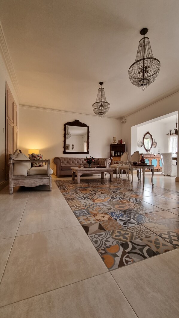 32-tommers LED-tv med satellitkanaler, tv