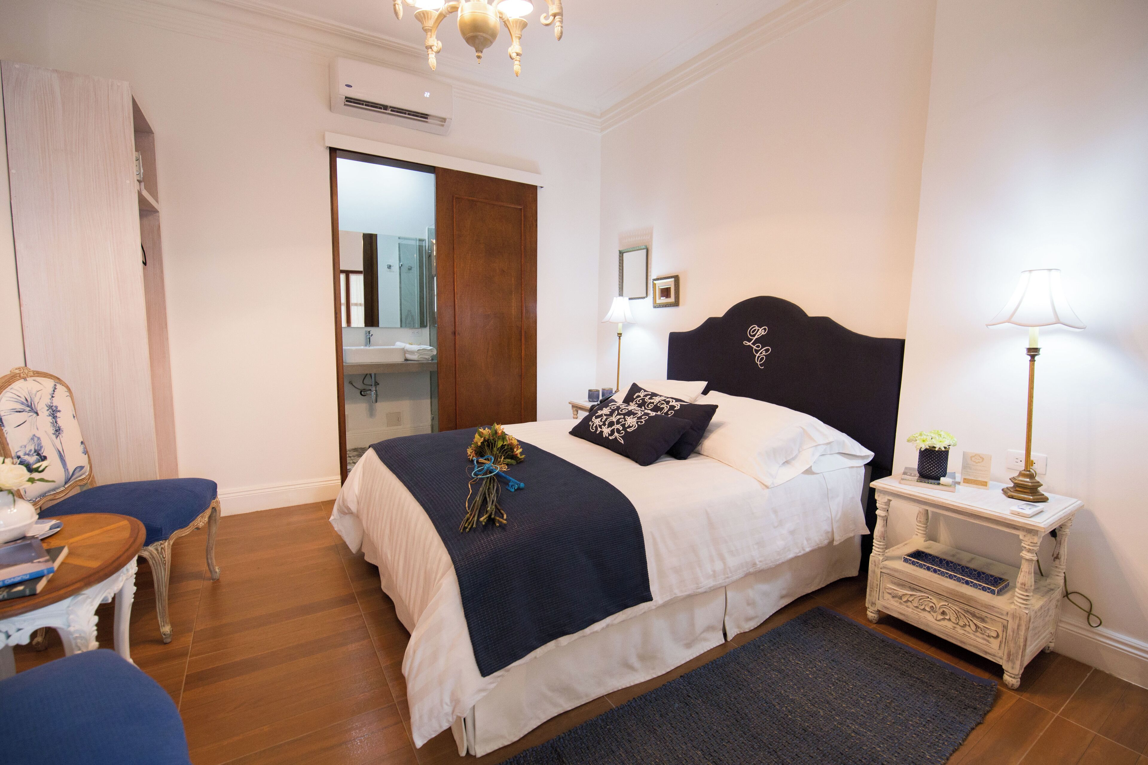 executive double room, 1 double bed | 1 bedroom, minibar, individually decorated, individually furnished