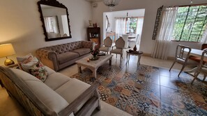 32–tuumainen LED-televisio, jossa satelliittikanavat