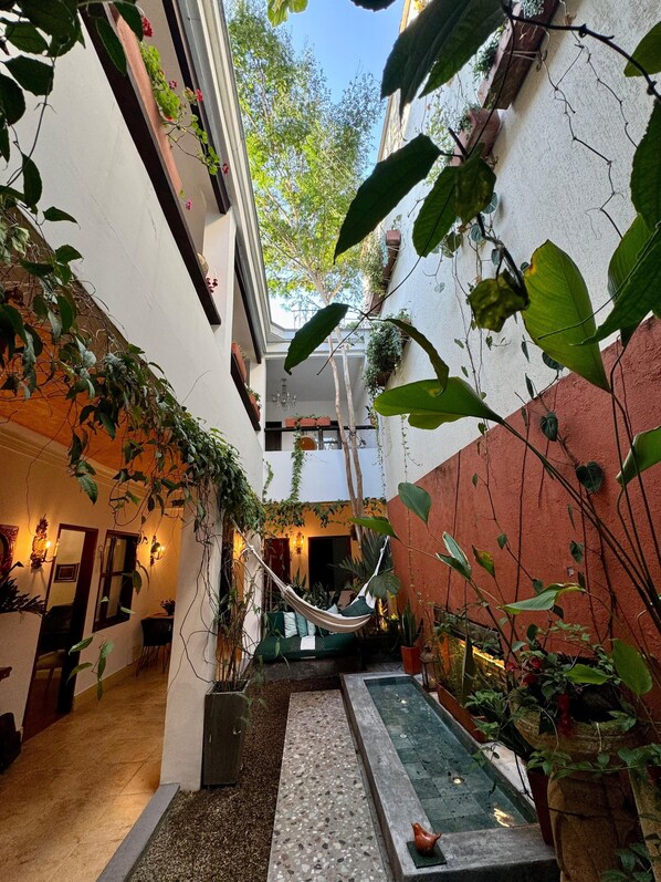 Reception - Leclerc Hotel Boutique Granada (Cali)