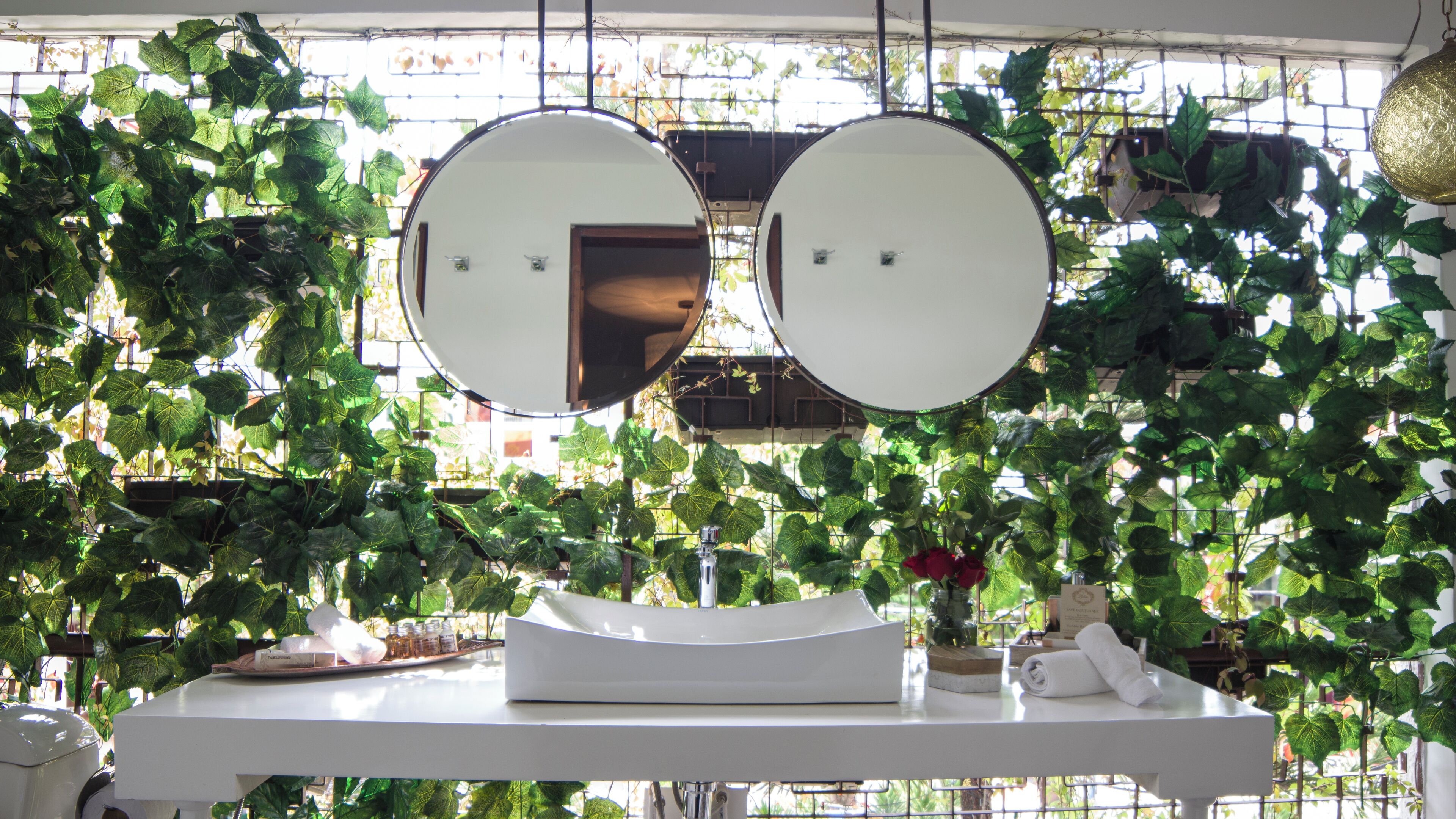 deluxe double room, 1 king bed | bathroom | shower, rainfall showerhead, free toiletries, hair dryer