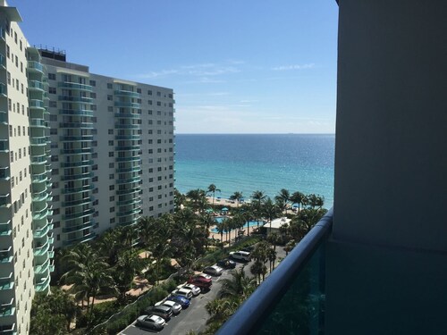 Beach Apartments Hollywood