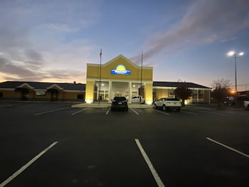 Days Inn by Wyndham Dothan