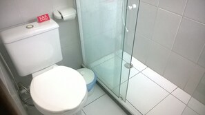 Standard Double Room | Bathroom | Shower, towels