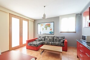 Shared Dormitory | Living room