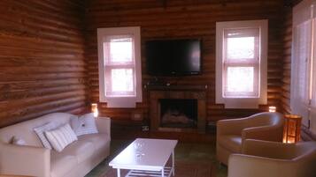 House, 4 Bedrooms, Private Pool | Living room | LCD TV