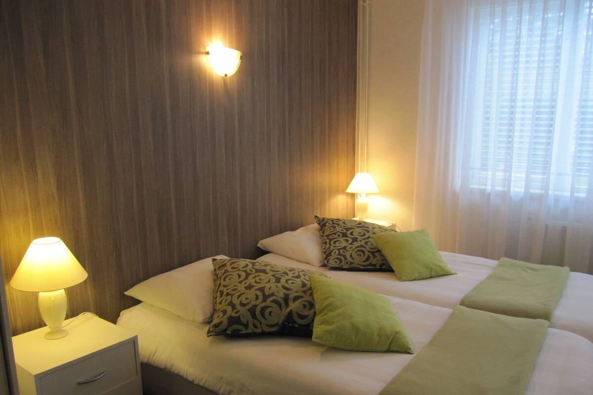 Triple Room | Desk, cribs/infant beds, free WiFi, wheelchair access