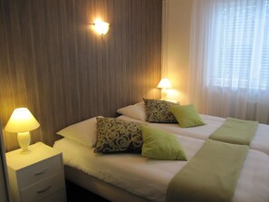 Triple Room | Desk, cribs/infant beds, free WiFi, wheelchair access