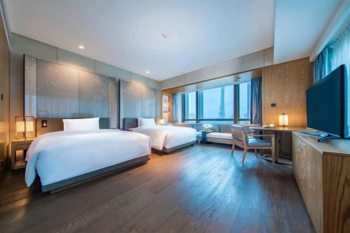 1 slaapkamer, donzen dekbedden, een minibar, een kluis op de kamer