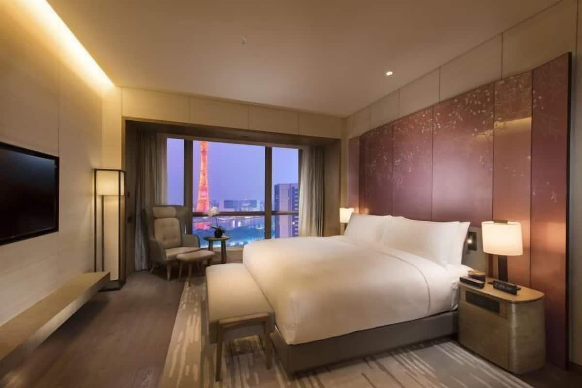 1 slaapkamer, donzen dekbedden, een minibar, een kluis op de kamer