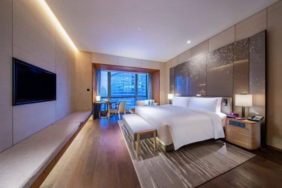1 slaapkamer, donzen dekbedden, een minibar, een kluis op de kamer