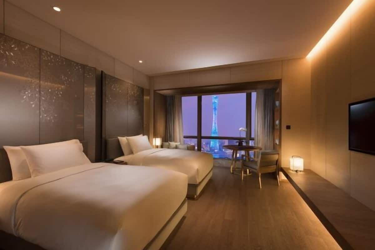 1 slaapkamer, donzen dekbedden, een minibar, een kluis op de kamer