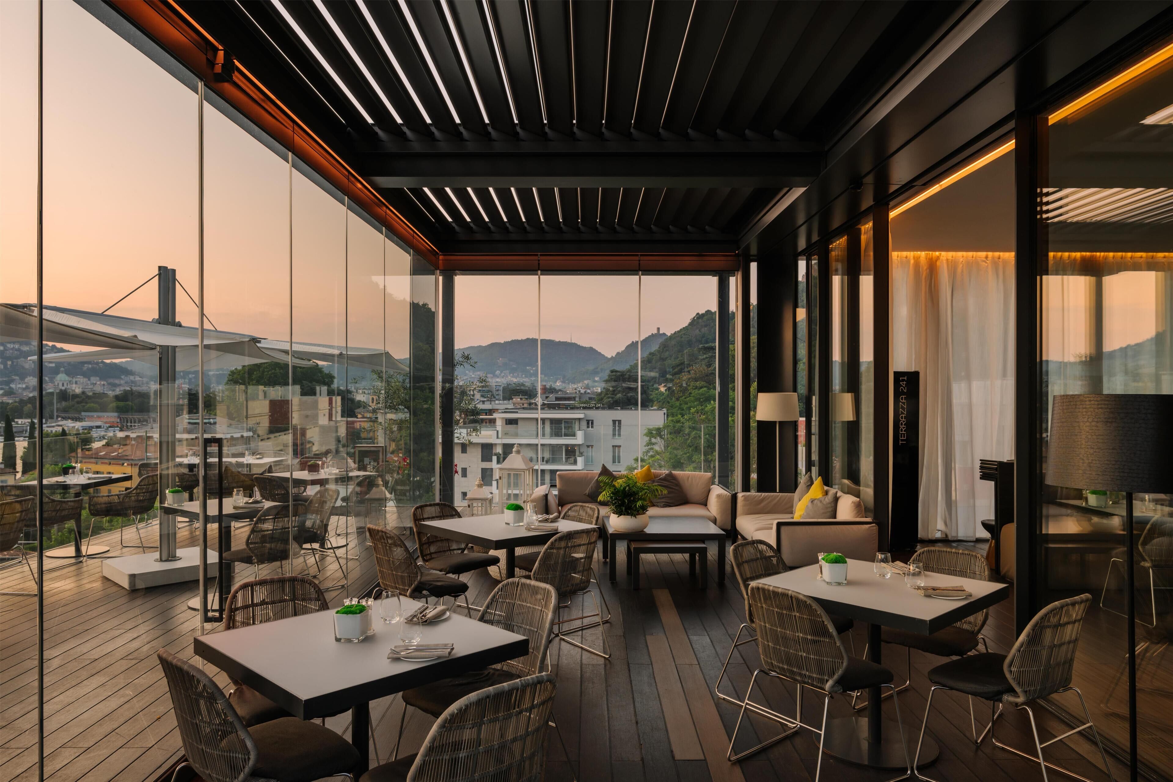 2 bares o lounges, bar junto a la alberca 