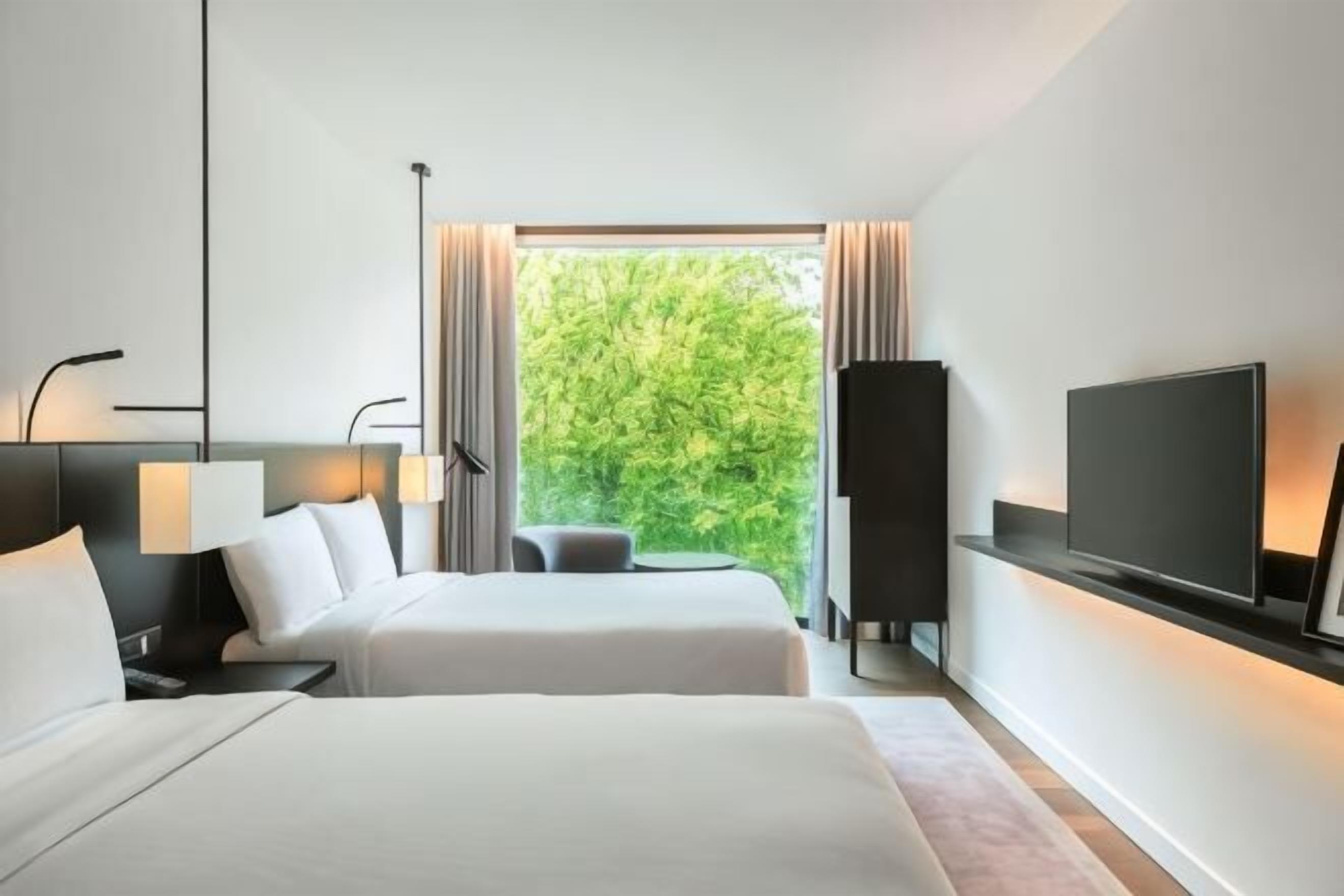 Daunenbettdecken, Zimmersafe, individuell eingerichtet, Schreibtisch