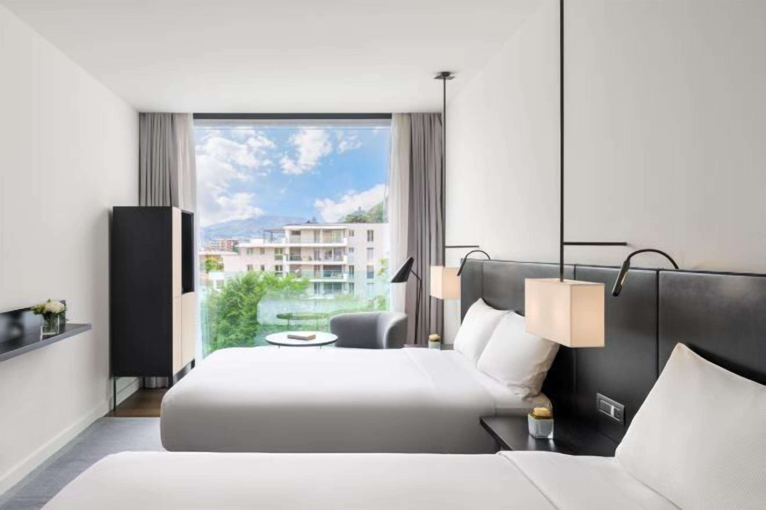 Daunenbettdecken, Zimmersafe, individuell eingerichtet, Schreibtisch