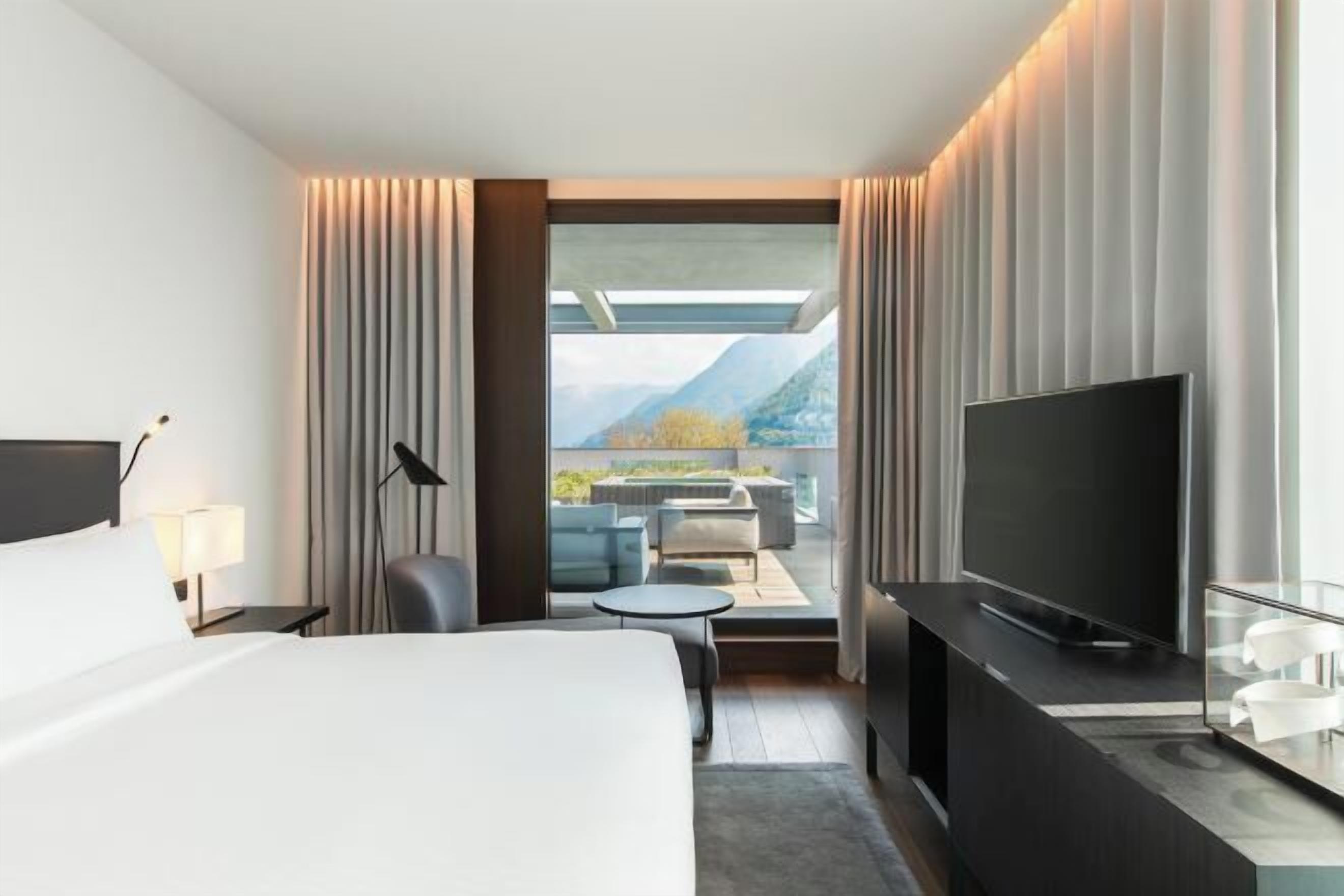 Daunenbettdecken, Zimmersafe, individuell eingerichtet, Schreibtisch