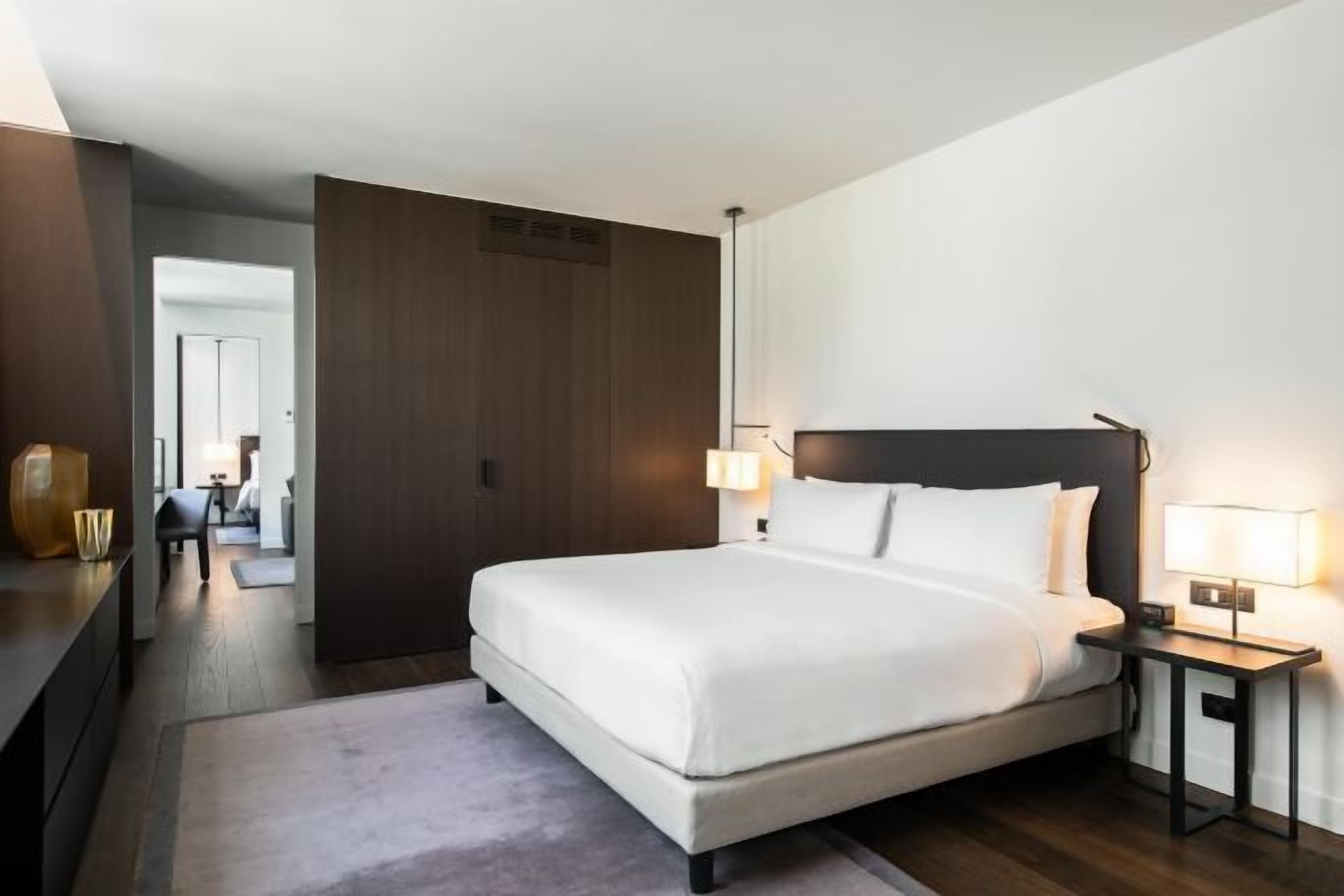 Daunenbettdecken, Zimmersafe, individuell eingerichtet, Schreibtisch