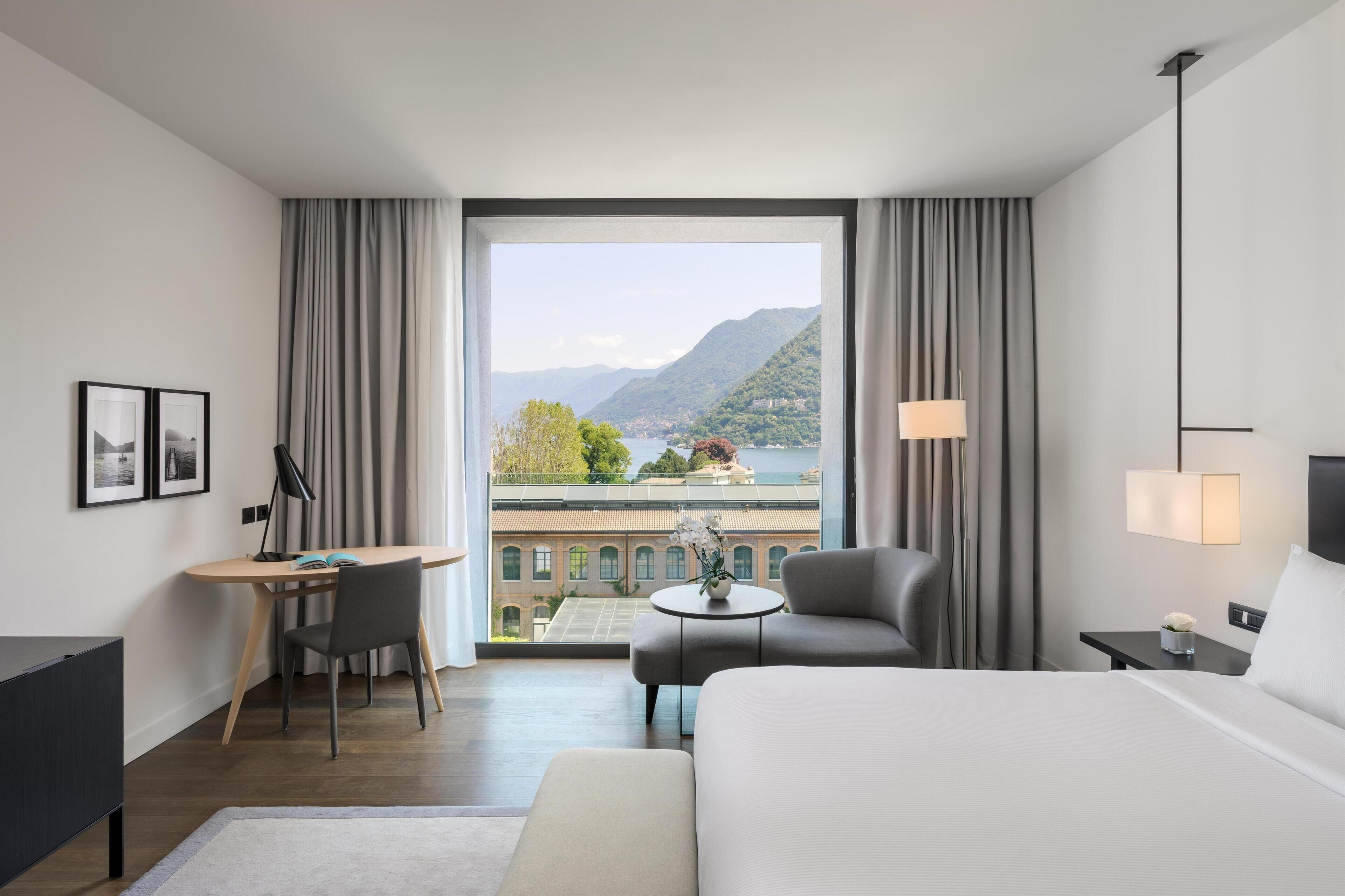 Premium-Zimmer, 1 King-Bett, Seeblick | Daunenbettdecken, Zimmersafe, individuell eingerichtet, Schreibtisch