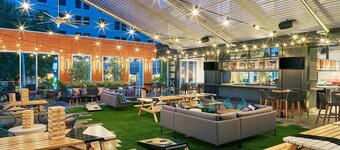 Element Austin Downtown