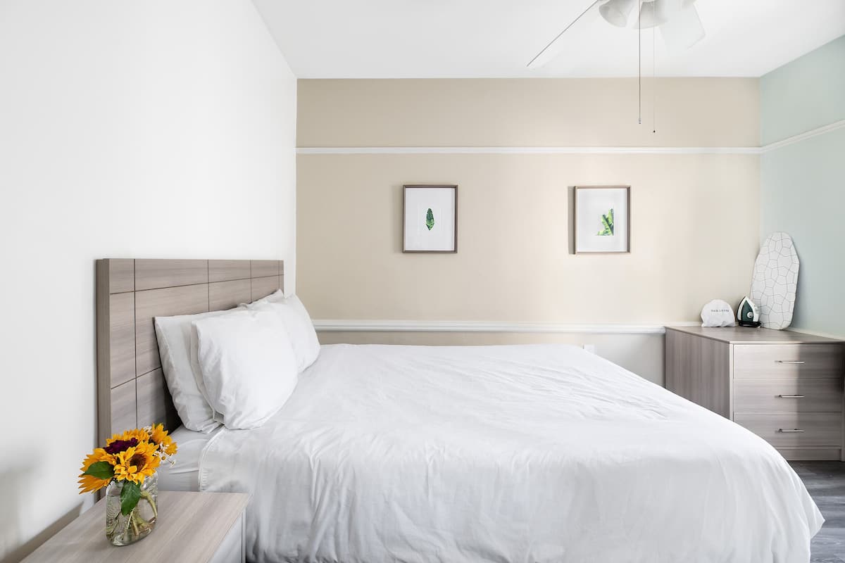 Suite | 1 bedroom, iron/ironing board, free WiFi, bed sheets