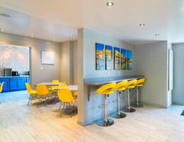 Free daily self-serve breakfast