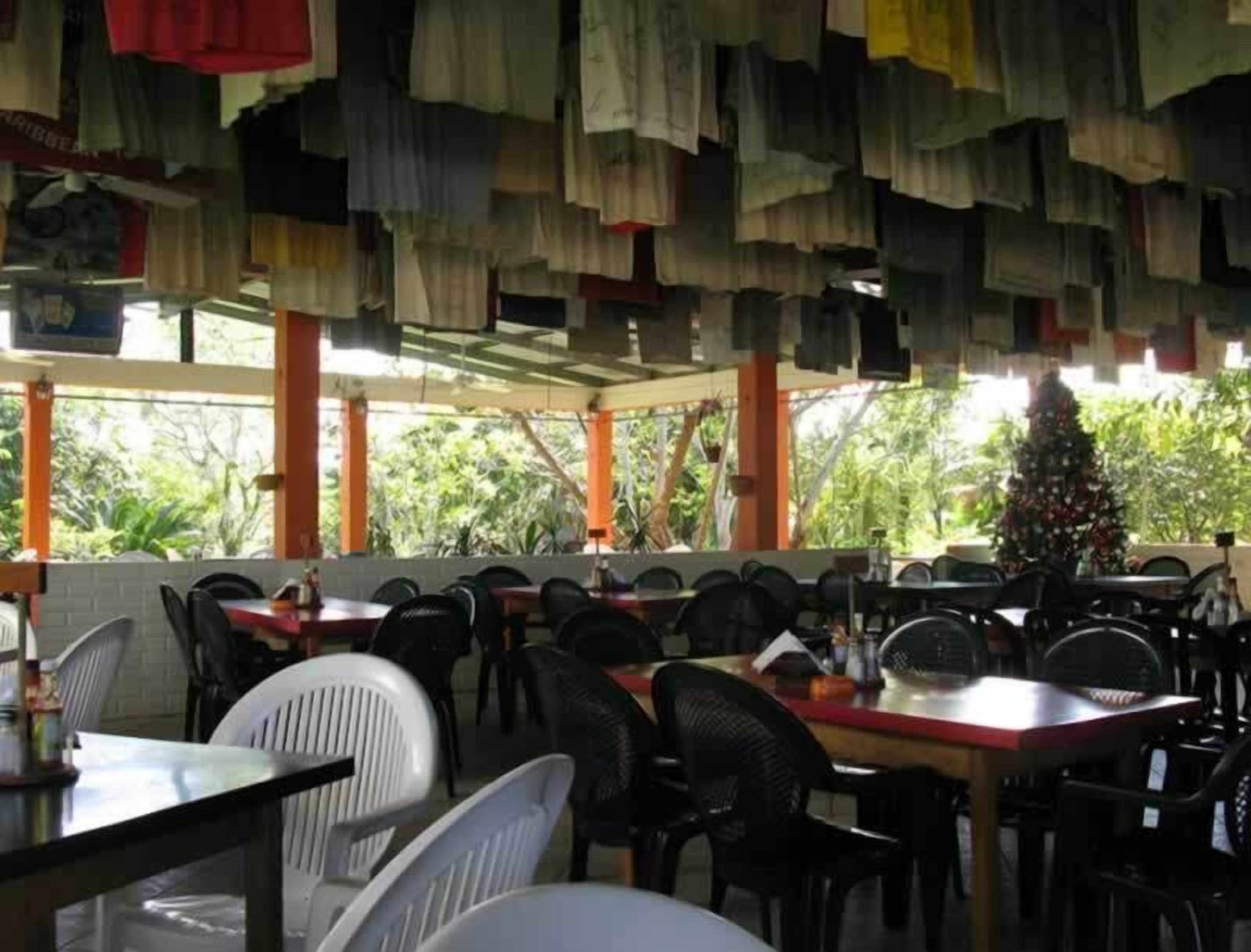 breakfast, lunch, dinner served; international cuisine