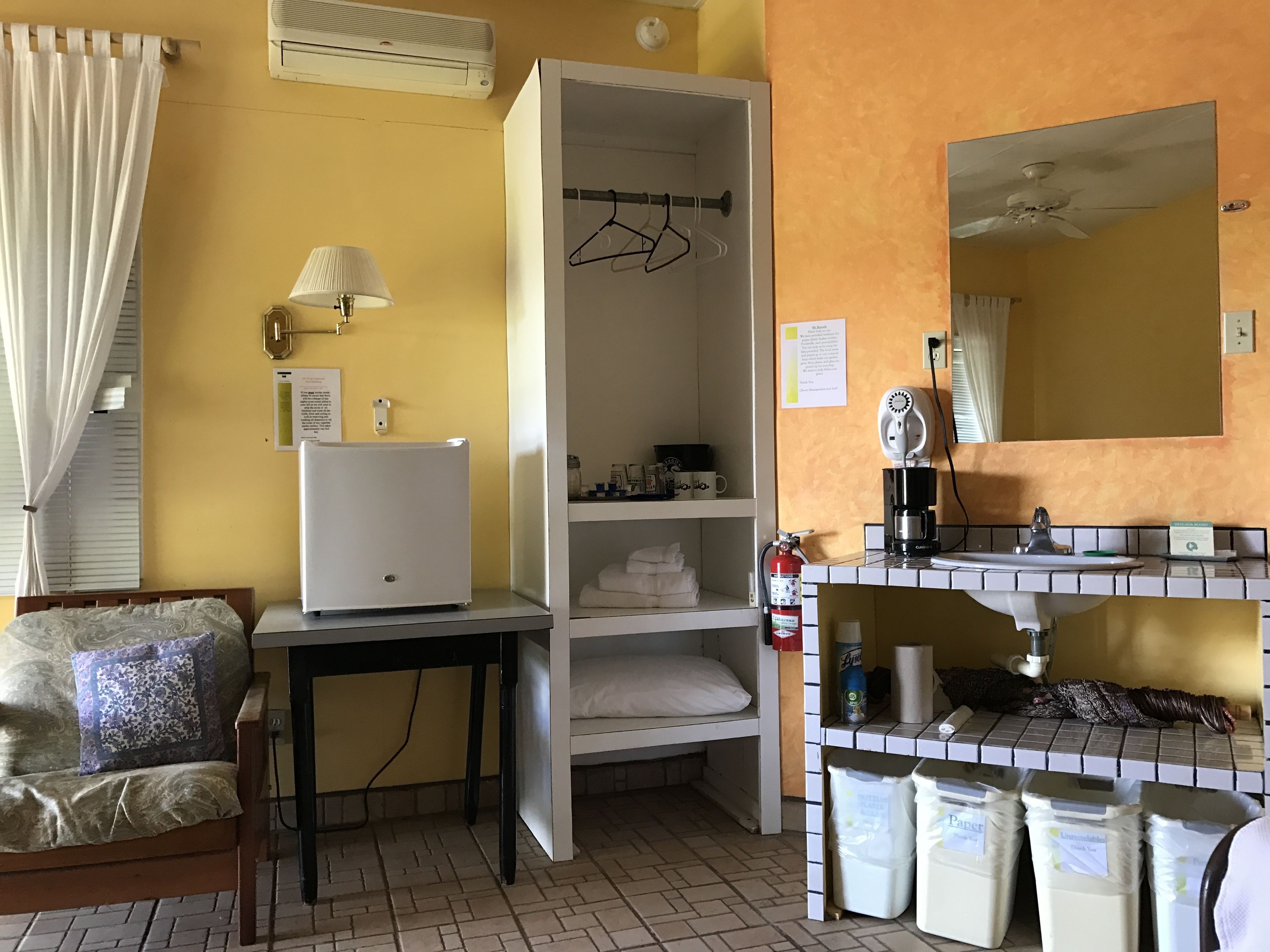 deluxe bungalow | mini fridge