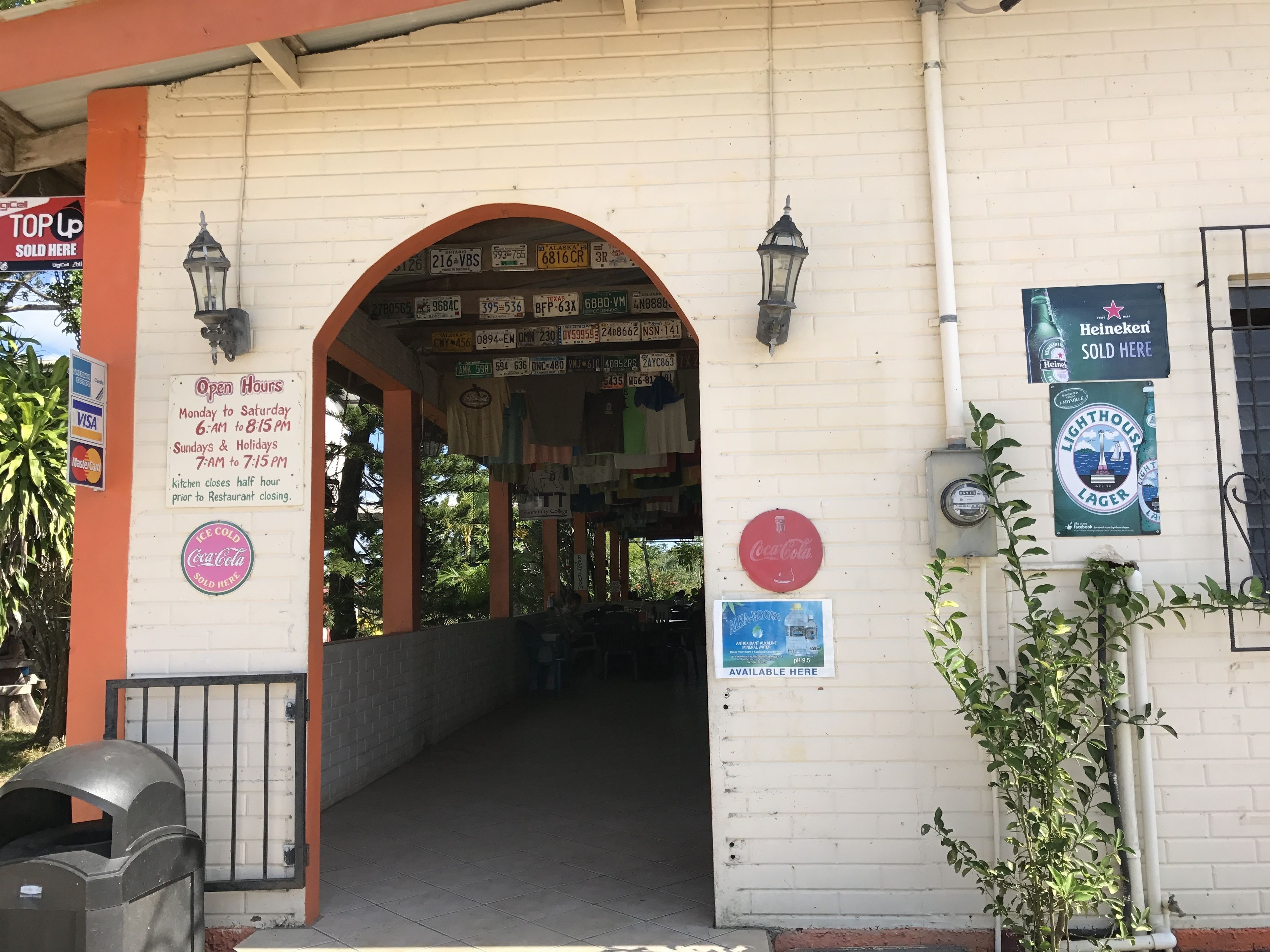 breakfast, lunch, dinner served; international cuisine