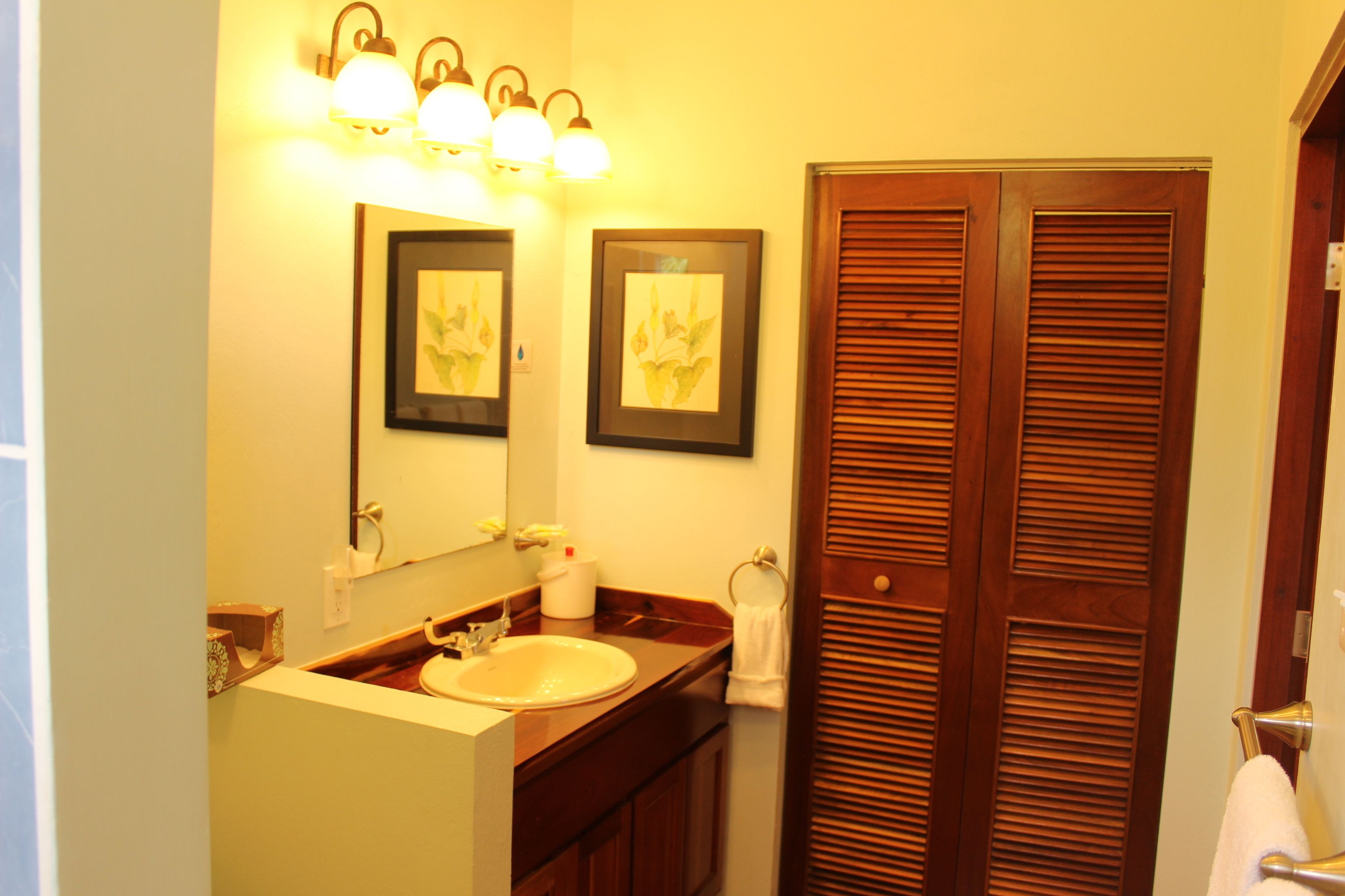 The Crimson Orchid Inn