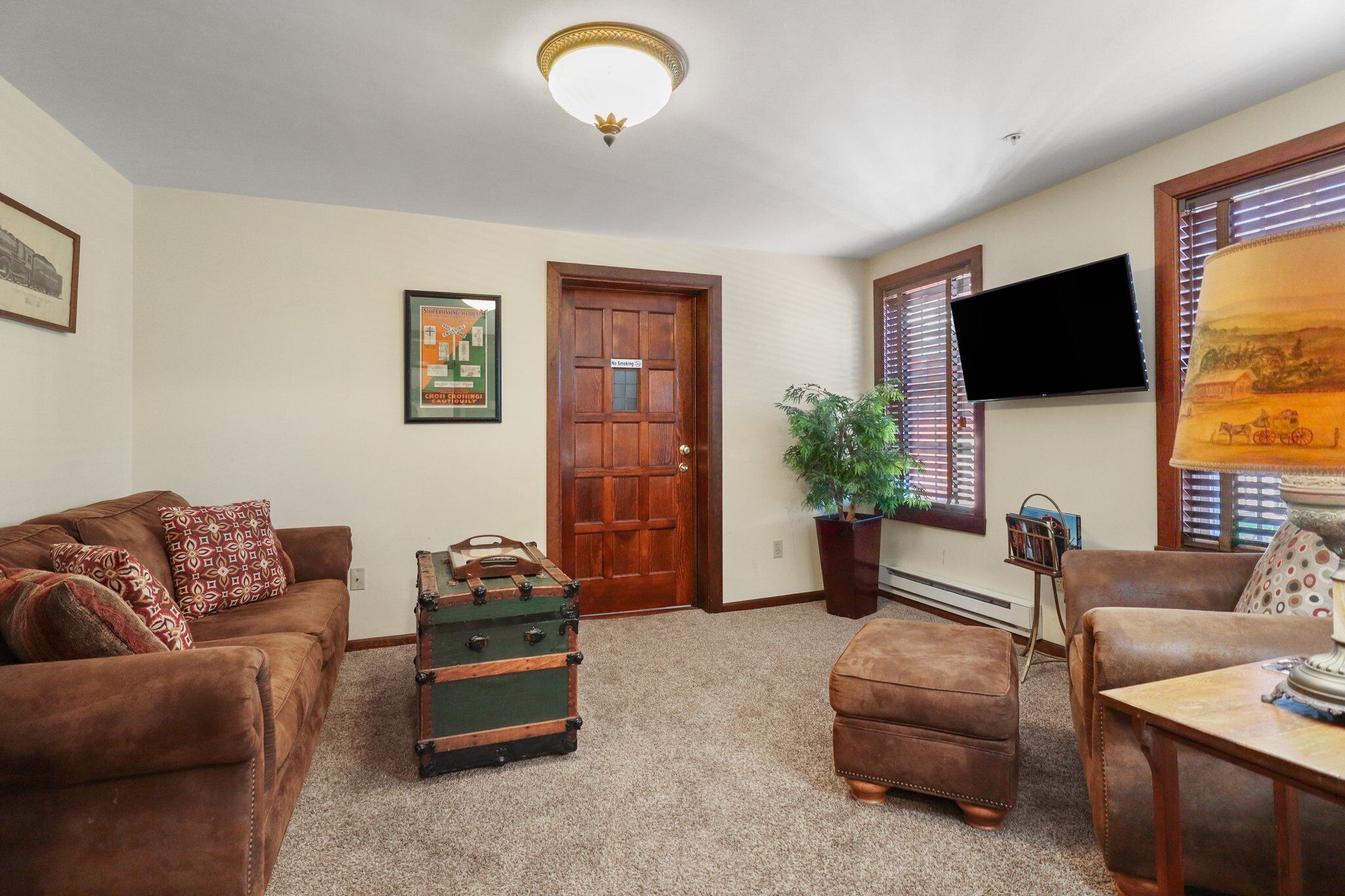 Room, Private Bathroom (Engineers Suite) | Living area | TV