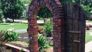 Garden - Governor's Mansion (Charlestown)