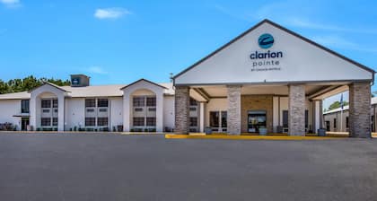 Clarion Pointe Marshall